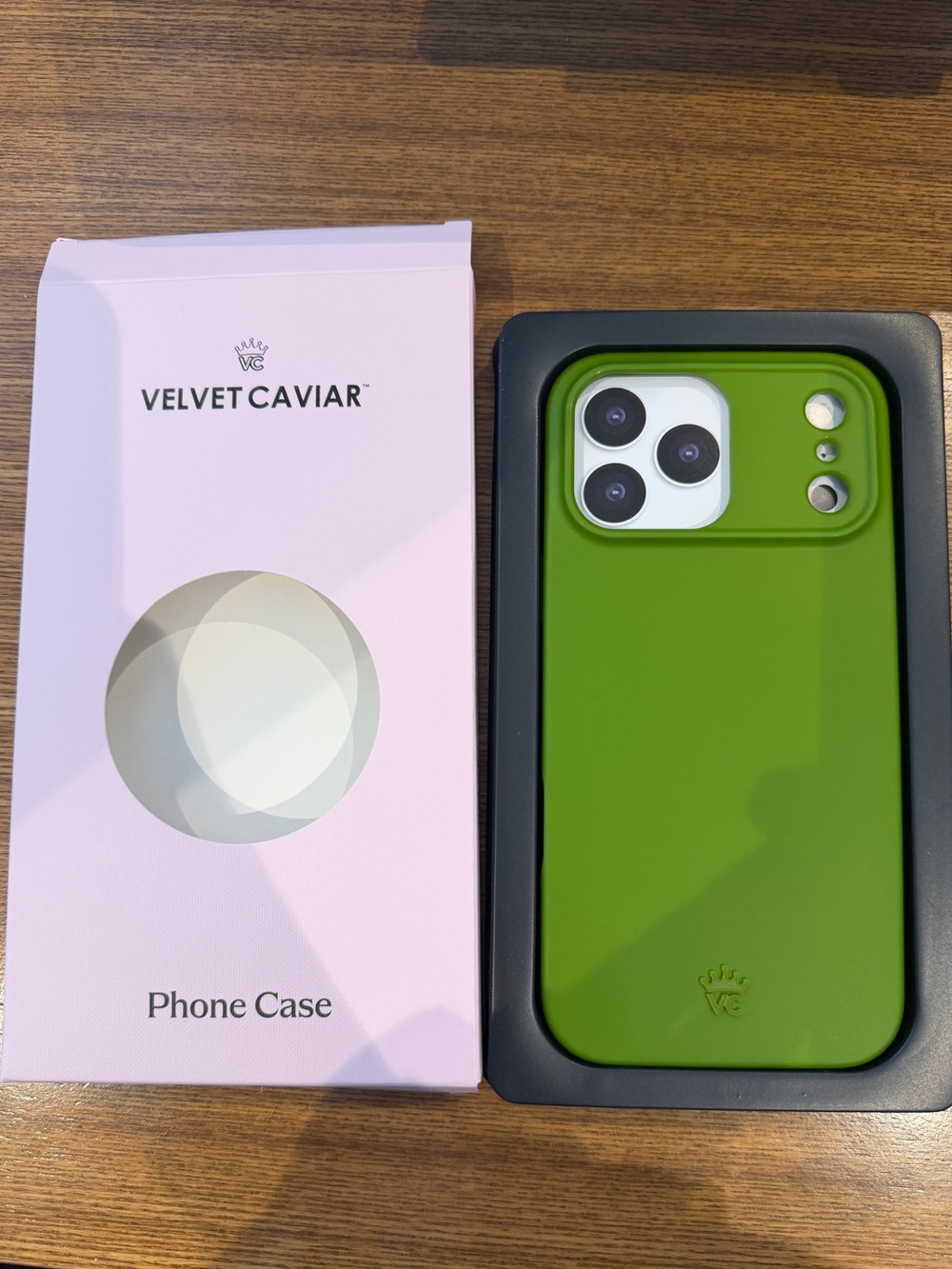 Velvet Caviar - 	Matcha Green iPhone Case 17 Pro Max